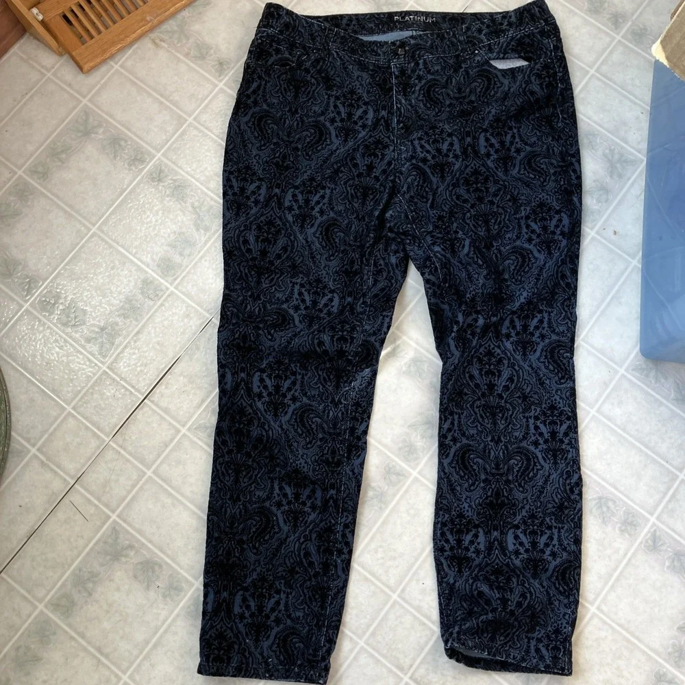 Chico's Platinum Black Velvet Flocked Paisley Jeans‎  Size 3 XL Straight Cut